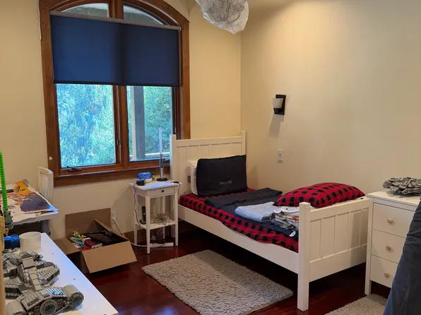 6172 Valley View Rd, Oakland, CA 94611