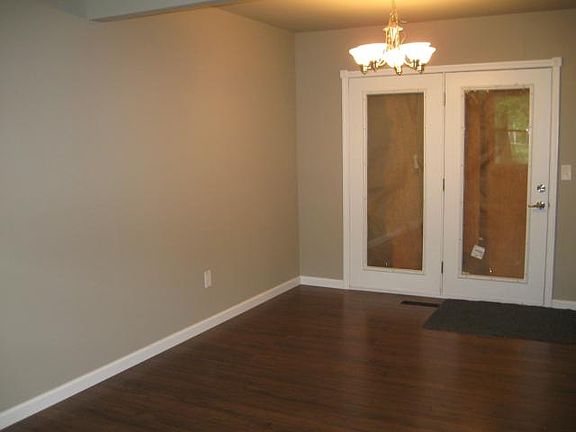 4th image of 1832 Belmont Blvd