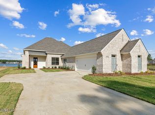 192 Lake Ridge Dr, Madison, MS 39110