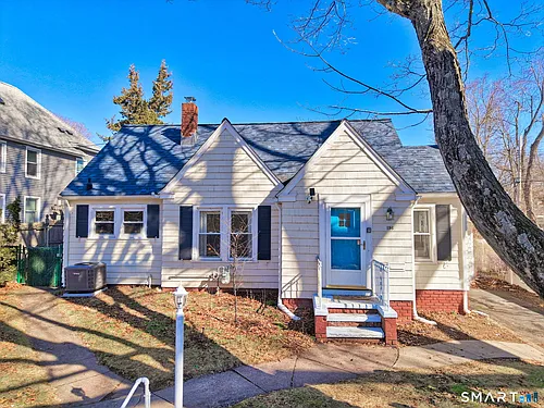 196 Waite St Photo 1