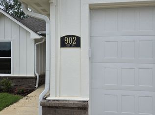 902 Alex Dr, Whitehouse, TX 75791