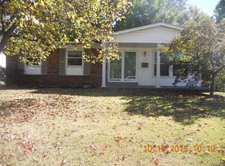 1420 Bluefield Dr, Florissant, MO 63033