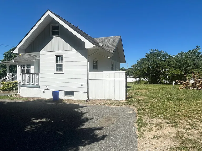 6558 Mill Rd — Photo 2
