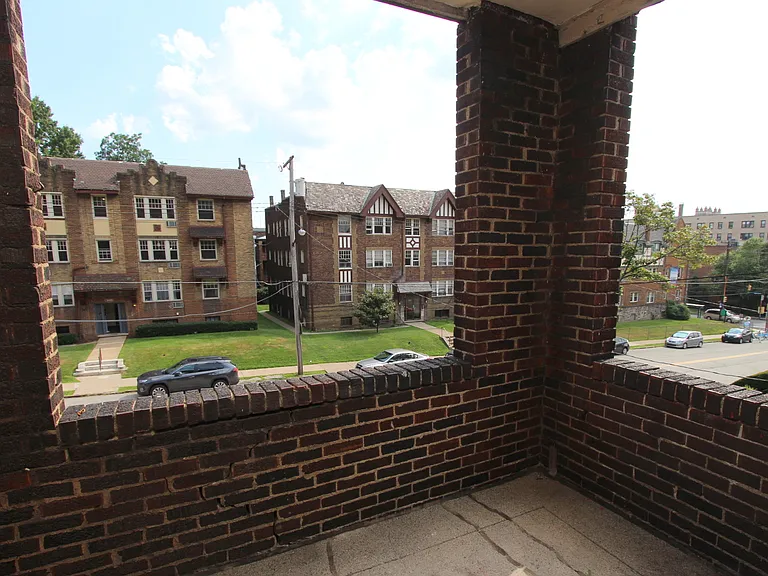 5619 Hobart St — Photo 9