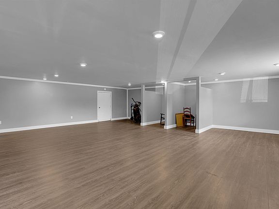 5th image of 120 W 7th St
