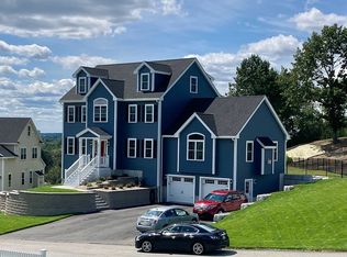 31 Overlook Dr, Danvers, MA 01923