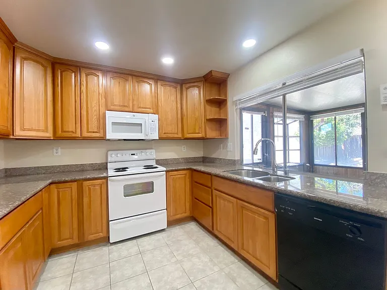 33025 Calistoga St — Photo 12