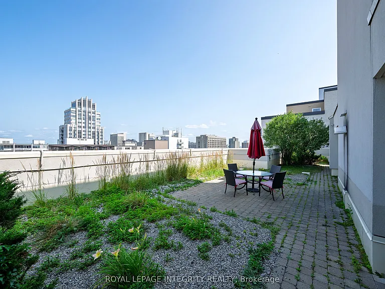 138 Somerset St W #203 — Photo 33