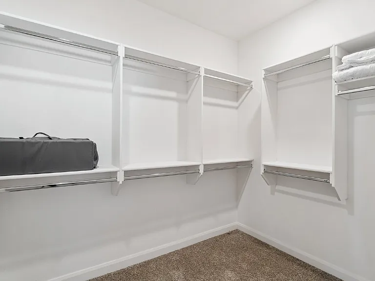 2410 W Charleston St — Photo 39