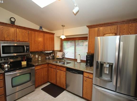 4th image of 8907 NE 28th Pl