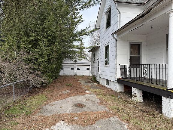 3rd image of 2014 Emmet STREET