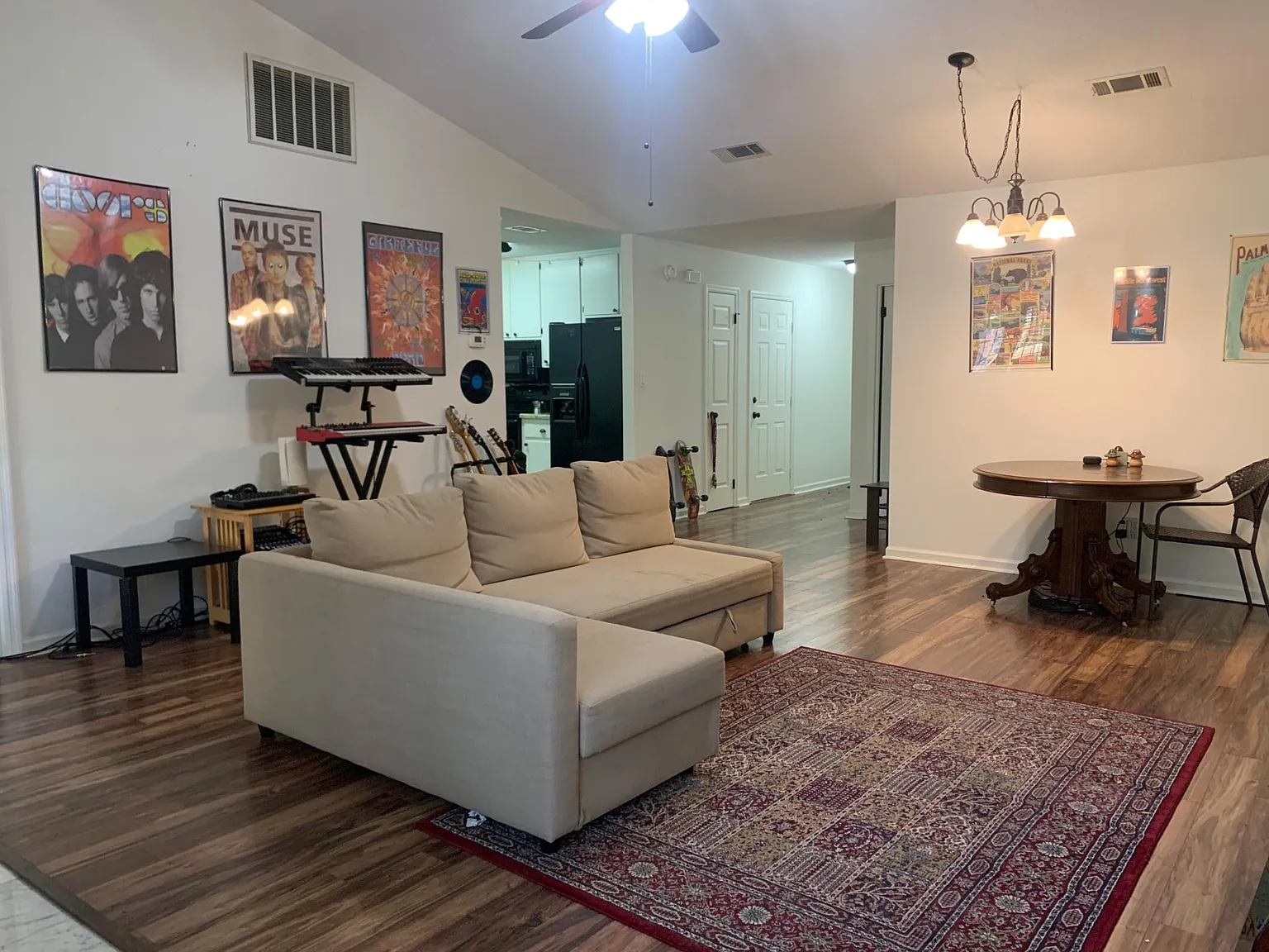 2 bed, 1142 sqft, $1,800 — Photo 2