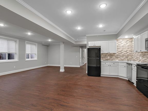 4th image of 2021 Sweet Home Rd #B1