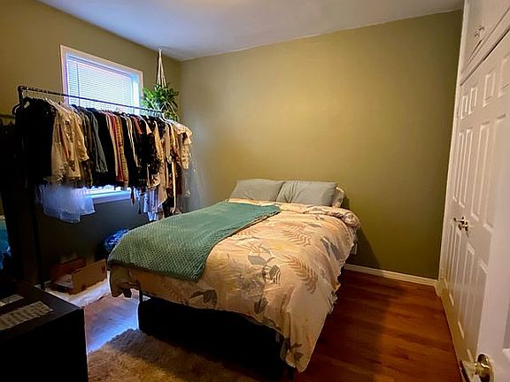 5th image of 941 Manhattan Ave Unit 5