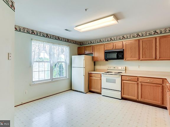 5th image of 313 Atwater Dr