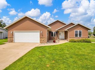 2900 Dunegan Dr, Stevens Point, WI 54481