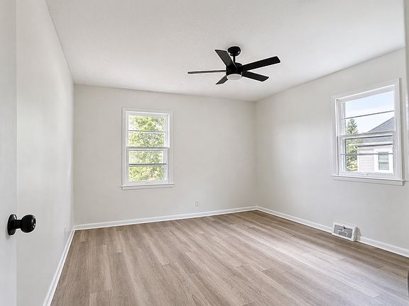 5th image of 3222 Anderson Ave