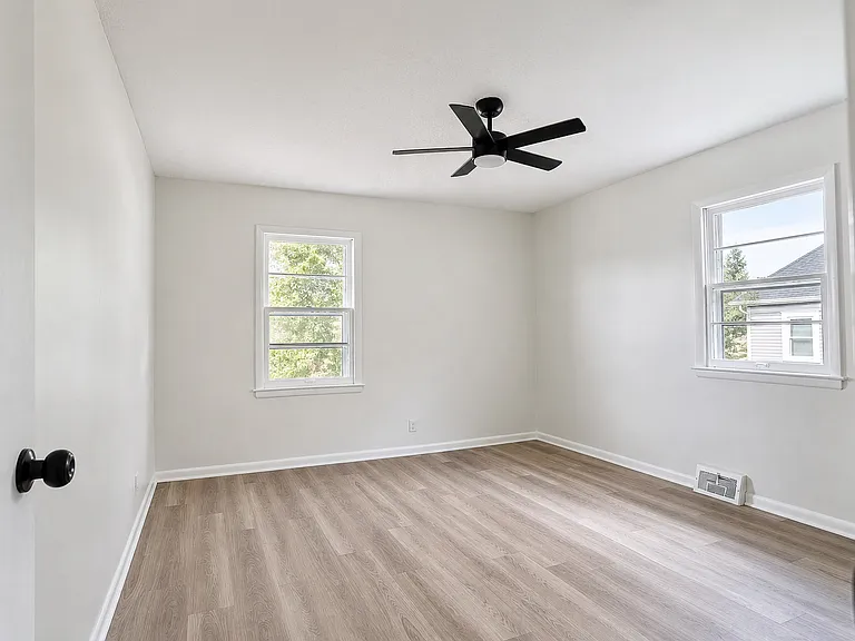 3222 Anderson Ave — Photo 5