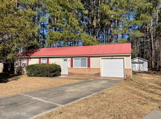 202 Commons Ct, New Bern, NC 28560
