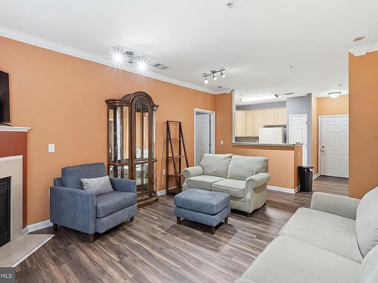 3850 Lightfoot St #155 — Photo 9