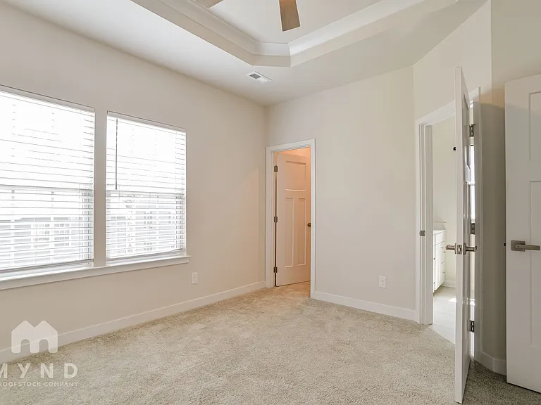 2423 Dr Carver Rd — Photo 9