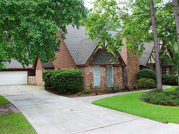 This classic 4 bedroom home with huge backyard has been meticulously maintained!