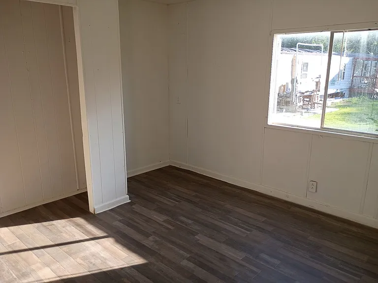 201 S Clements St #19 — Photo 6