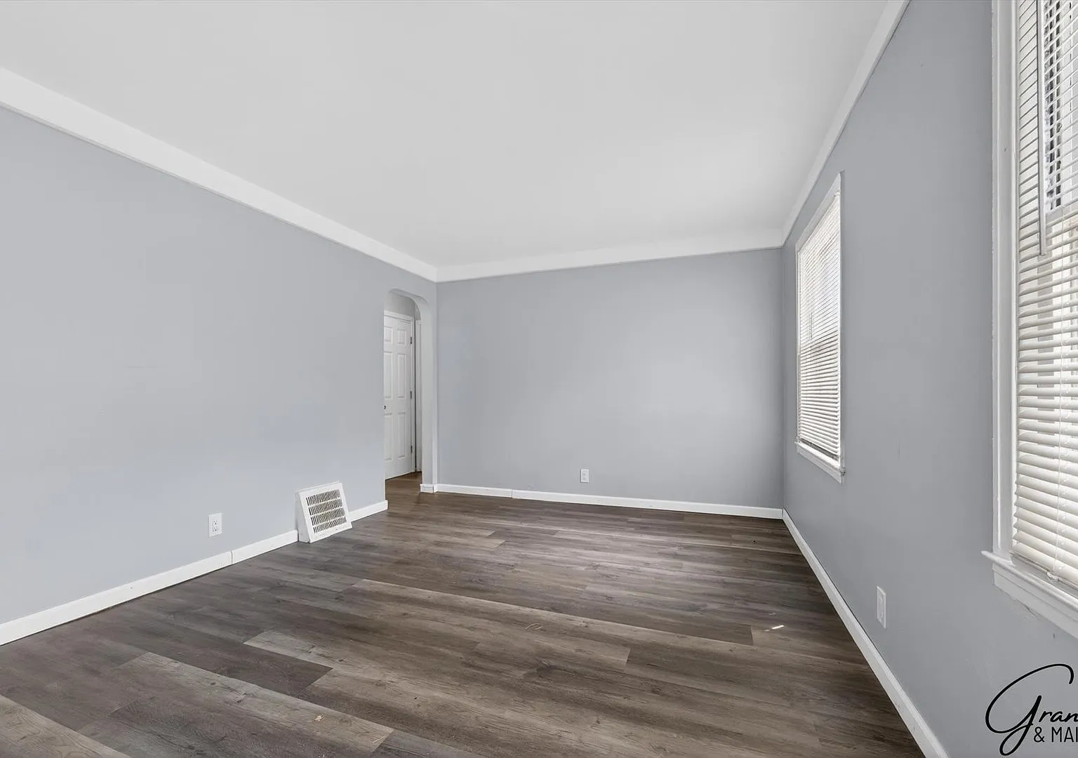 $1100 2 bedroom ranch — Photo 2