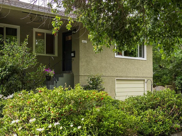 1607 Chandler Ave, Victoria, BC V8S 1N7