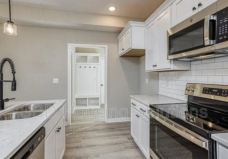 27305 Oak View Dr — Photo 6