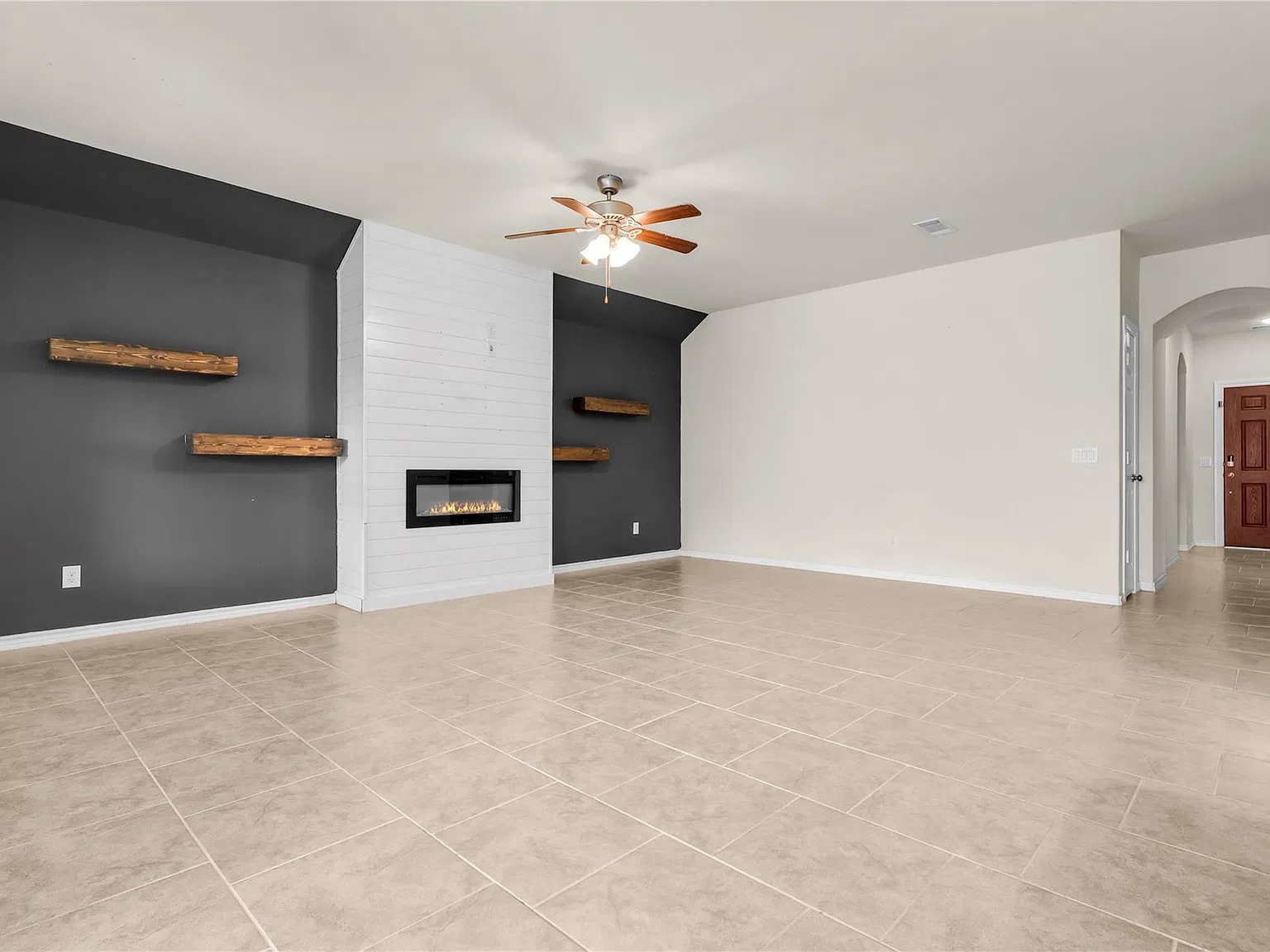 3 bed, 2.0 bath, 1743 sqft, $2,250 — Photo 4