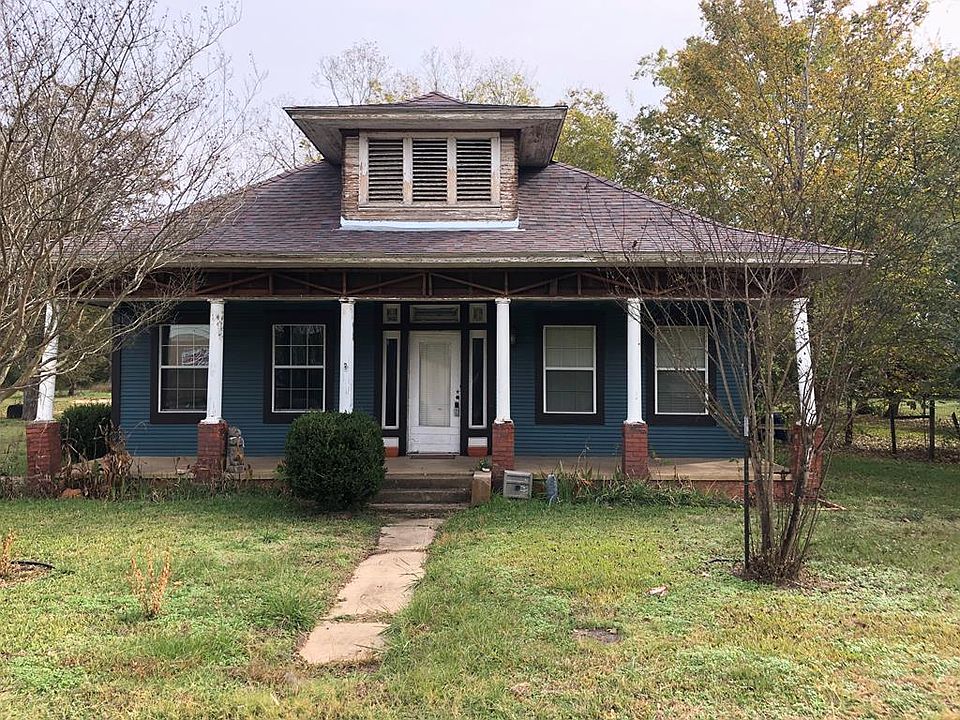 1st image of 305 W Parker St