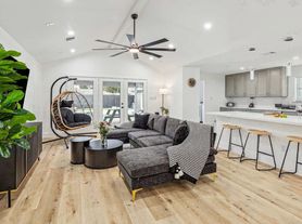 5631 Cerritos Dr, Houston, TX