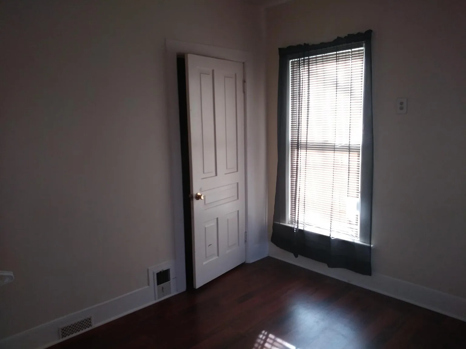 1 bed, 800 sqft, $950 — Photo 4