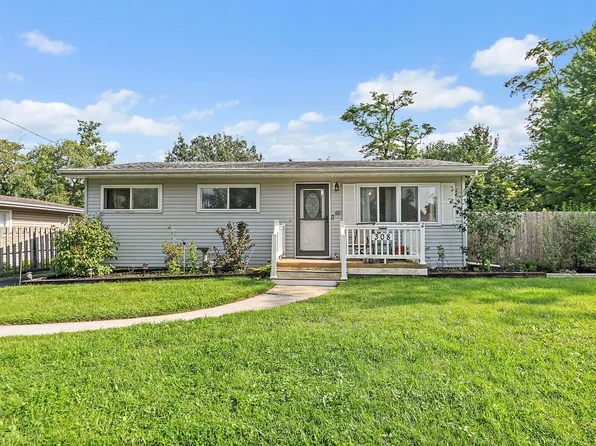 308 Ramble Rd, Lake In The Hills, IL 60156