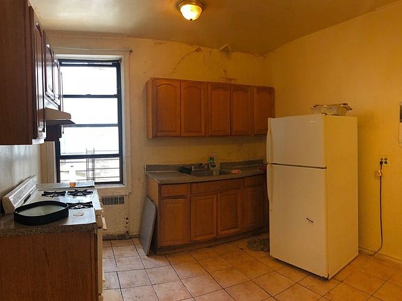 2nd image of 100 Linden Blvd APT 4A