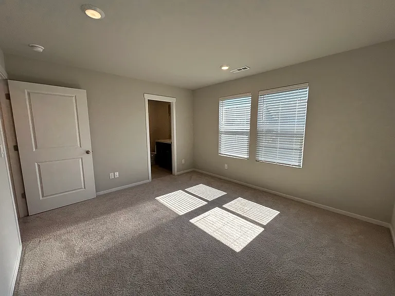 2916 Roundup Dr — Photo 16