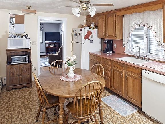 5th image of 26 Lamberts Ln