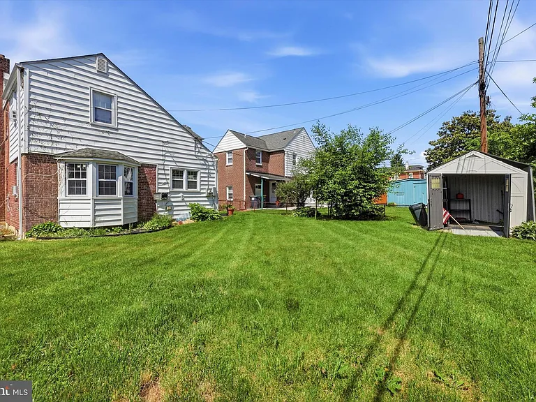 203 Commonwealth Ave — Photo 16