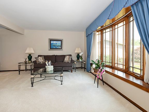 4th image of 8944 Fernwood Ct