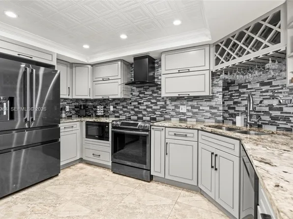 2425 Presidential Way #Penthouse 1, West Palm Beach, FL 33401