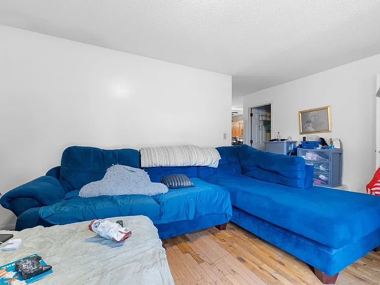 24 Florence St #2 — Photo 5