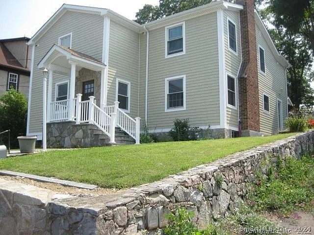 Building Photo - 95 Highview Ave #2
