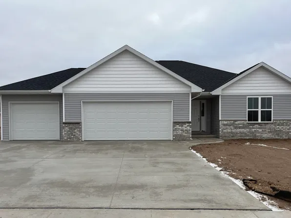 1686 Tracy Ln, Green Bay, WI 54313