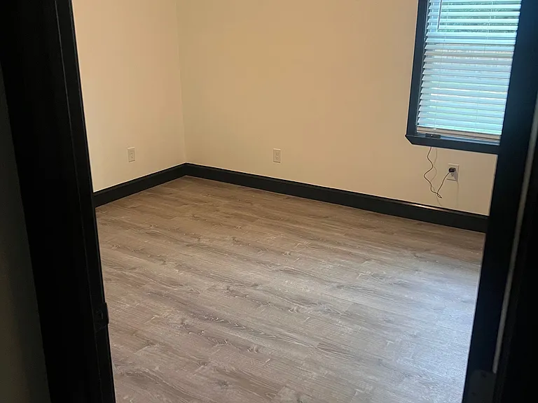 2 bed, 1.0 bath, 1000 sqft, $1,000 — Photo 8