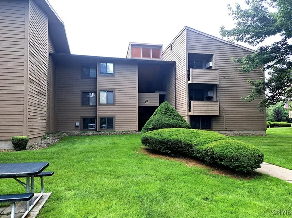 139 Watertree Dr, East Syracuse, NY 13057