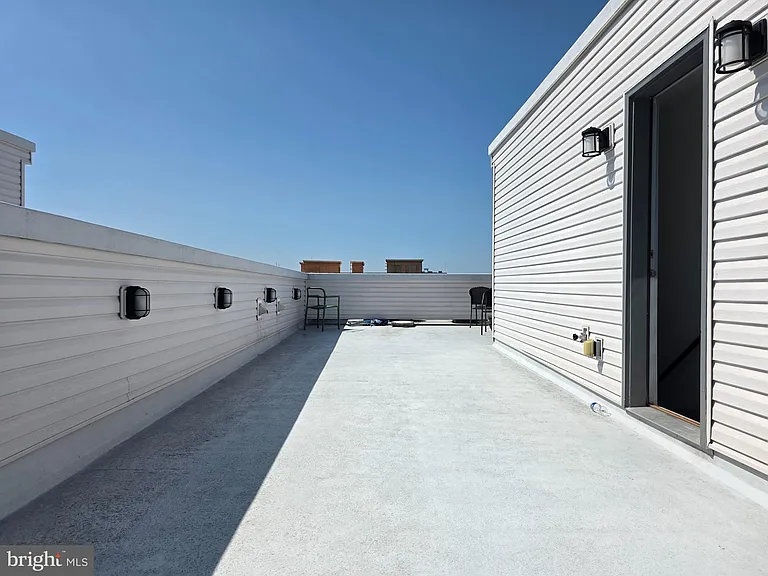417 W Berks St #2 — Photo 3