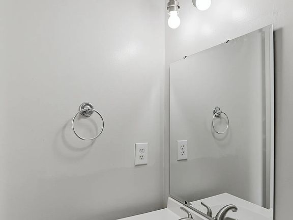 5th image of 4060 Cedars Pkwy #C