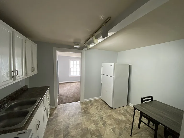 604 N Maple St #2 — Photo 5