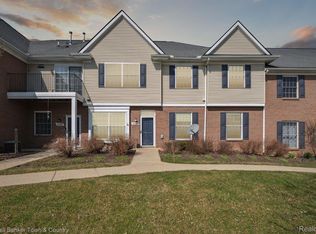 1120 Rial Lake Dr, Howell, MI 48843